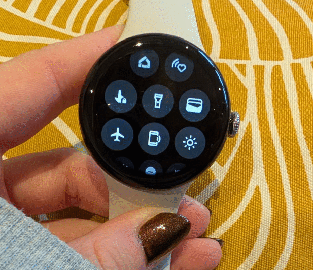 Smartwatch Buying Guide 2025: How to Choose the Perfect Wearable
